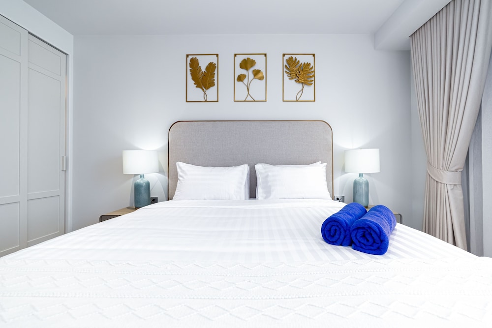 Seaside 1BR 200 m to BangTao beach
