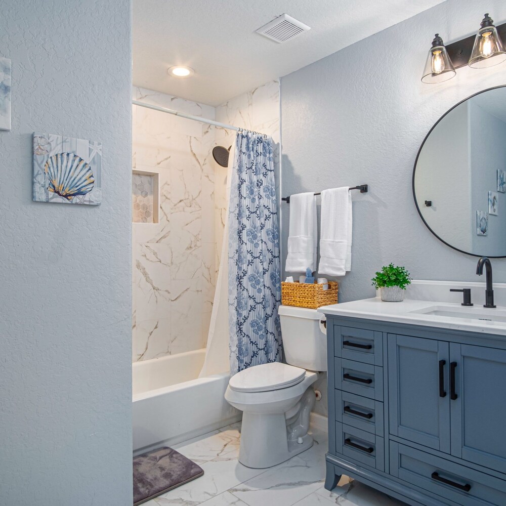 Trendy Historical Home Near Downtown Attractions