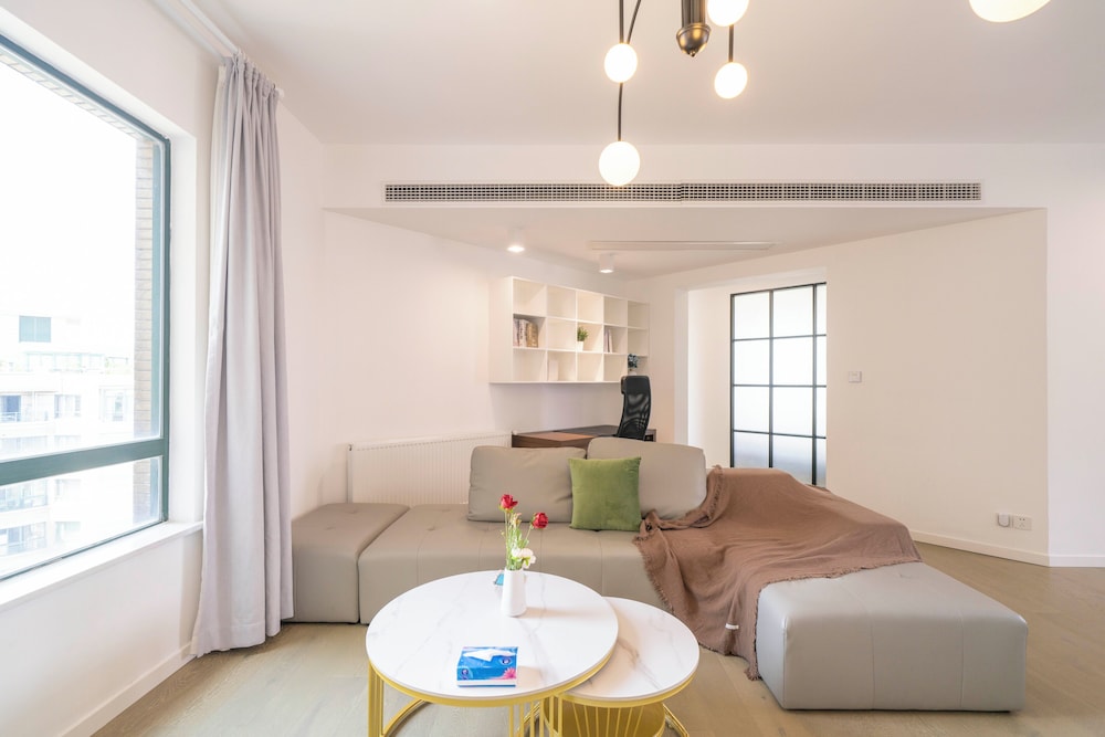 Tyms 3BR 2BA Apt Novel Garden Metro