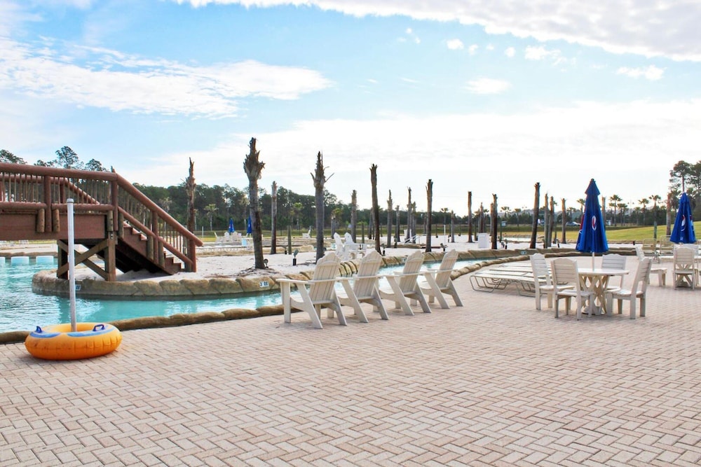 The Wharf 521 by Youngs Suncoast