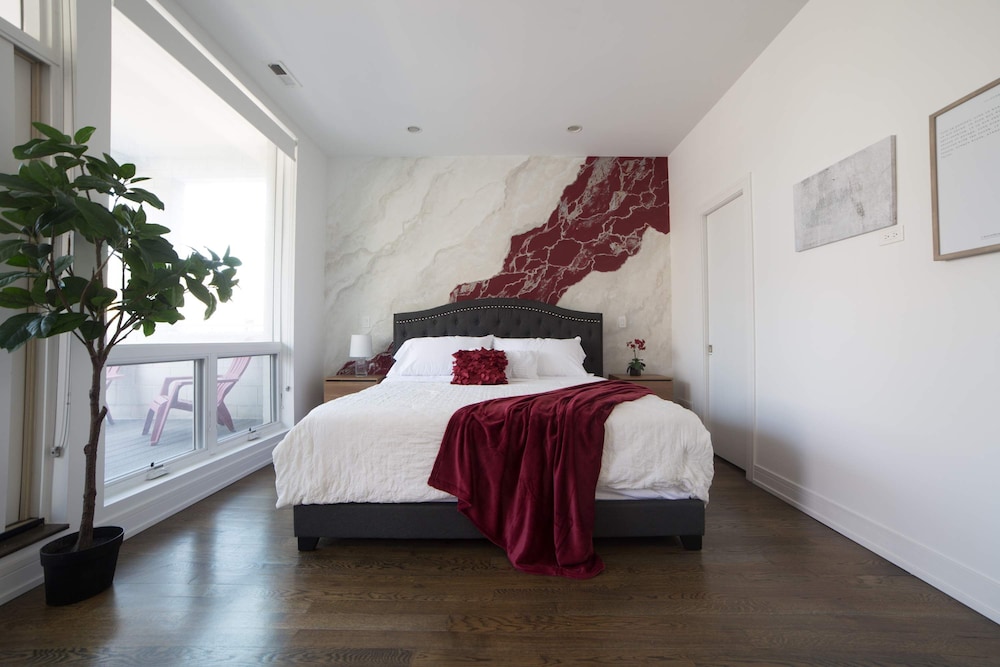 4-bedroom Condo Near Fulton Market w Rooftop