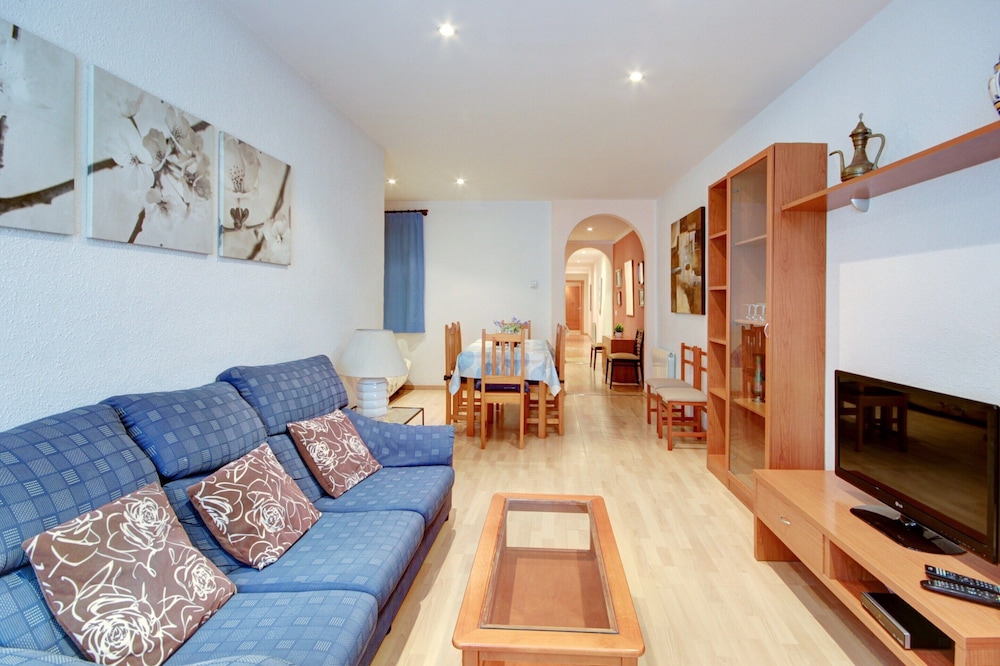 Apartment With Scenic View