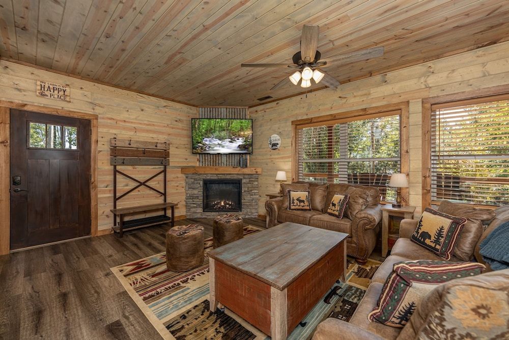 Lux Cabin Mtn Views Flat Parking Dog Friendly