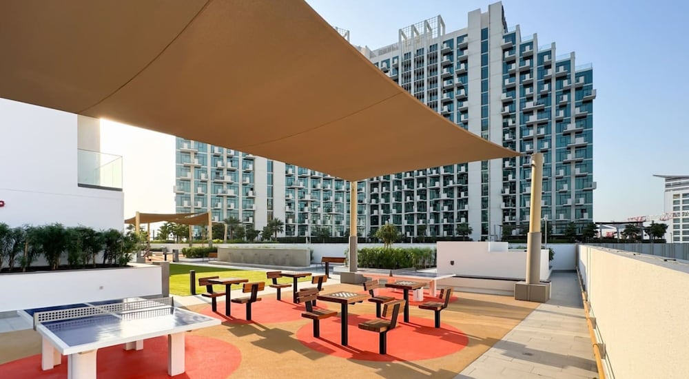 1BR Apt Near Downtown Dubai Pool Skyline Views