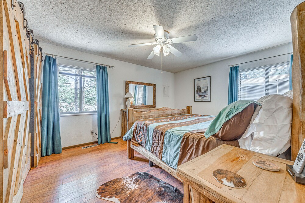 'double D Cabin' w/ Deck, 4 Mi to Grindstone Lake! view 3