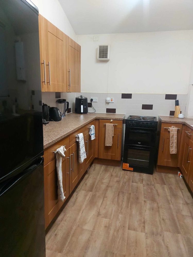 Spacious 1-bed Apartment in Leeds view 5