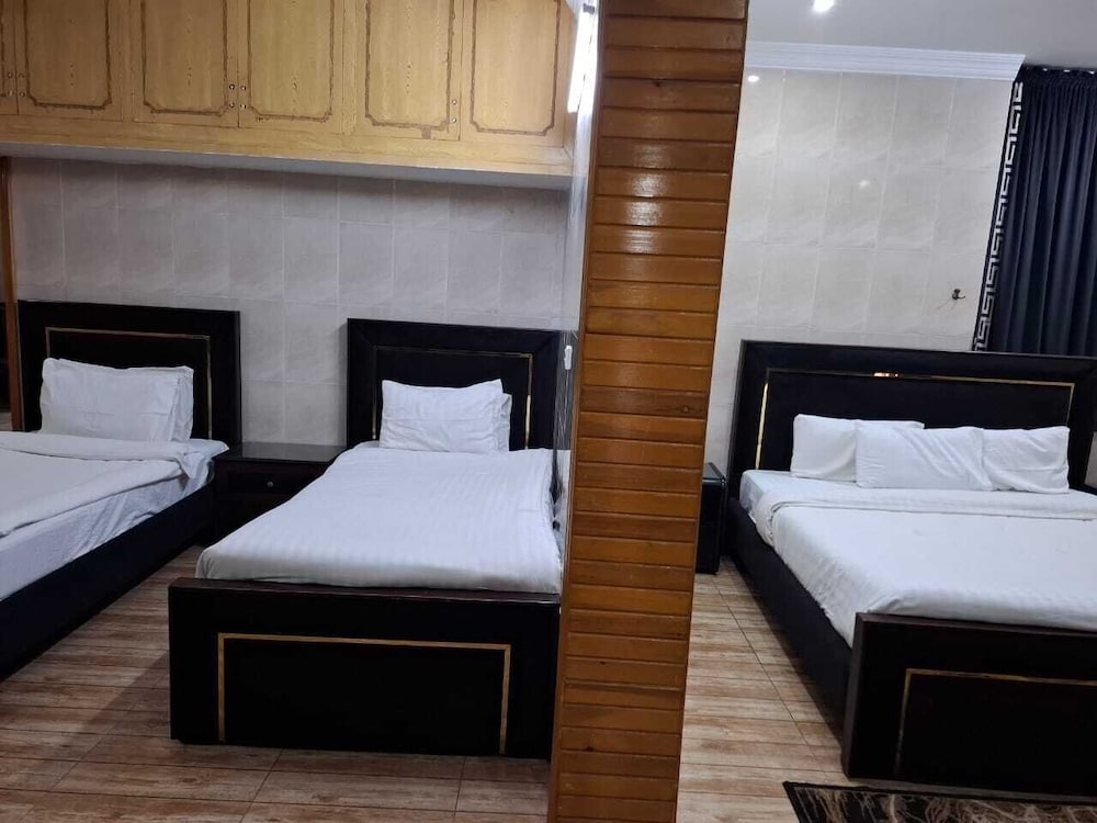 Royal Luxus Executive Guest House
