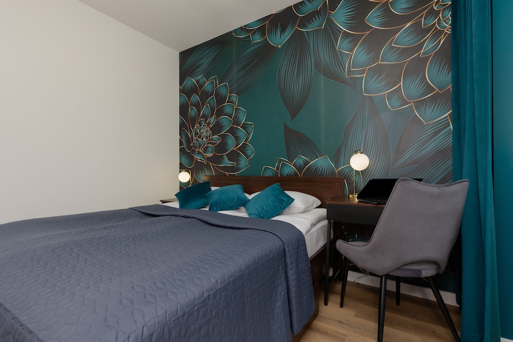 Beautiful Blue Apartment by Renters view 5
