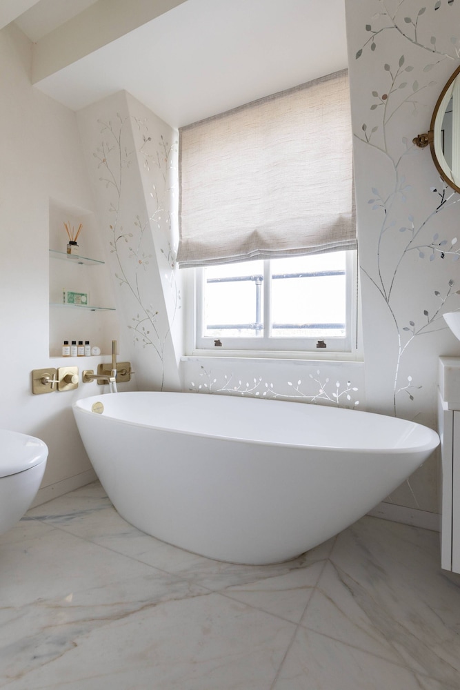 Cornwall Gardens Xxiii by Onefinestay