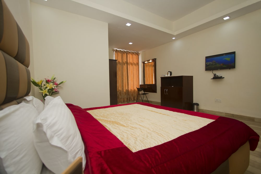 Snow Touch Resort (Shri Nath Group)
