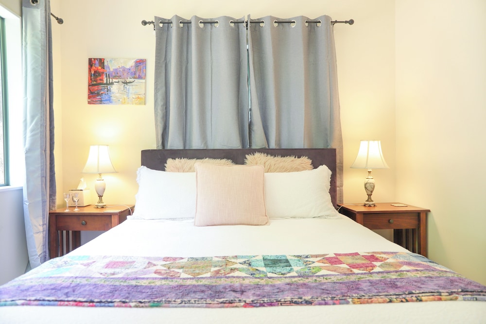 Near Beach & Casinos: Biloxi Condo w/ Pool Access