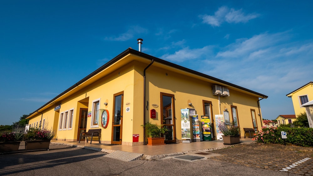 Gasparina Village