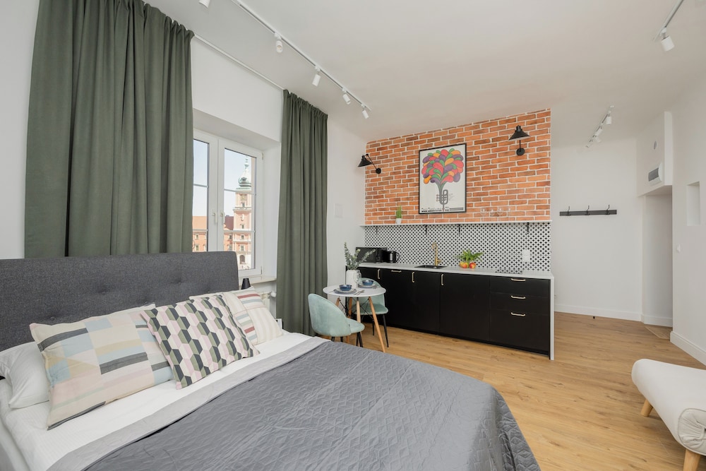 Studio in the Old City by Renters view 4