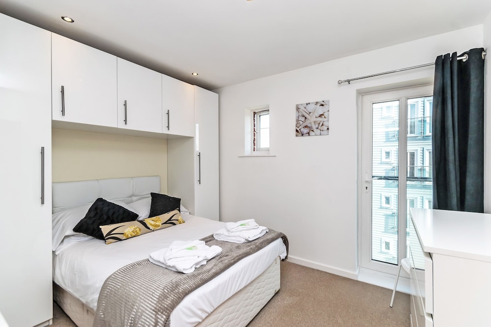 Racecourse Serviced Apartments