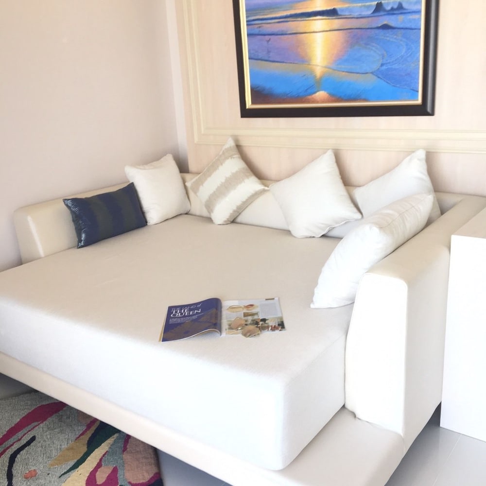 La Playa Beach Front Pool Villa Cha-am