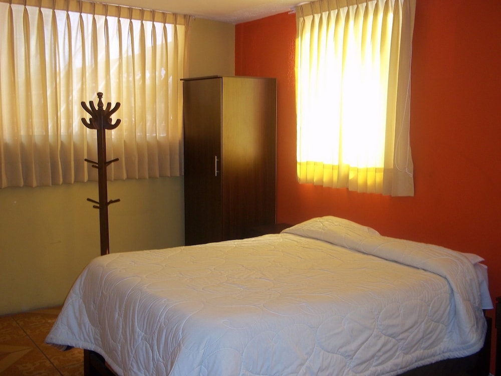 Mango Hostel Bed & Breakfast