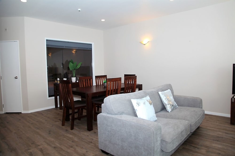 Stylish Apartment near Entertainment District