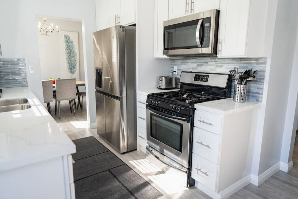Disneyland 5BR Fullerton House Fully Remodeled 2023 w Garage Fenced Yard p61