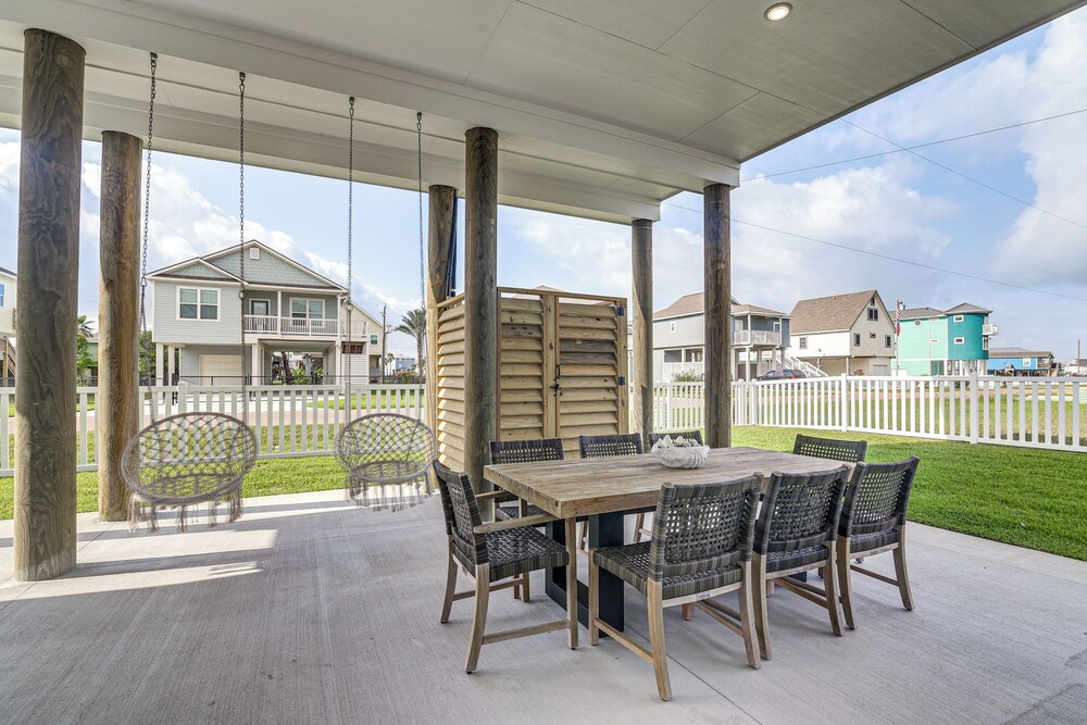 Walk to Beach: Galveston Gem w/ Pool Access