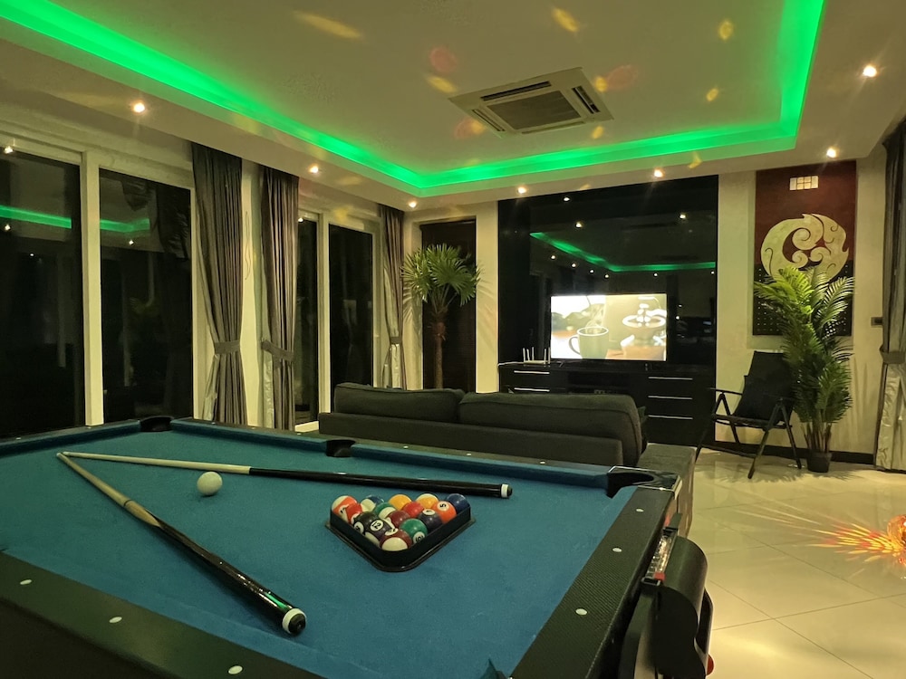 Hollywood Pool Villa Jomtien Pattaya