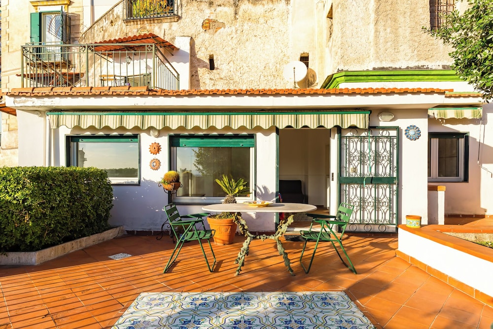 Villa Paola - Hidden Panoramic Garden and Terraces by Napoliapartments