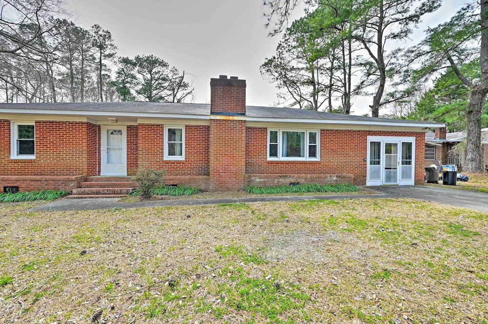 Blounts Creek House w/ Yard - Pets Welcome!