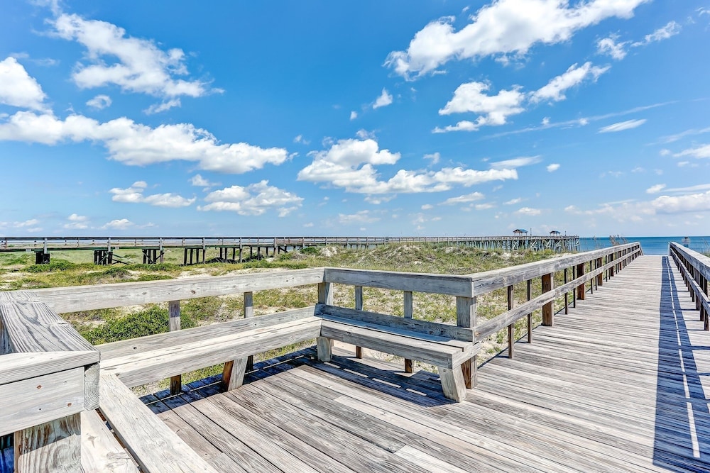 Fernandina Beach Vacations - Enchanting Ground Unit Condo Few Steps Away from the Ocean Side by RedAwning - Property Image 37