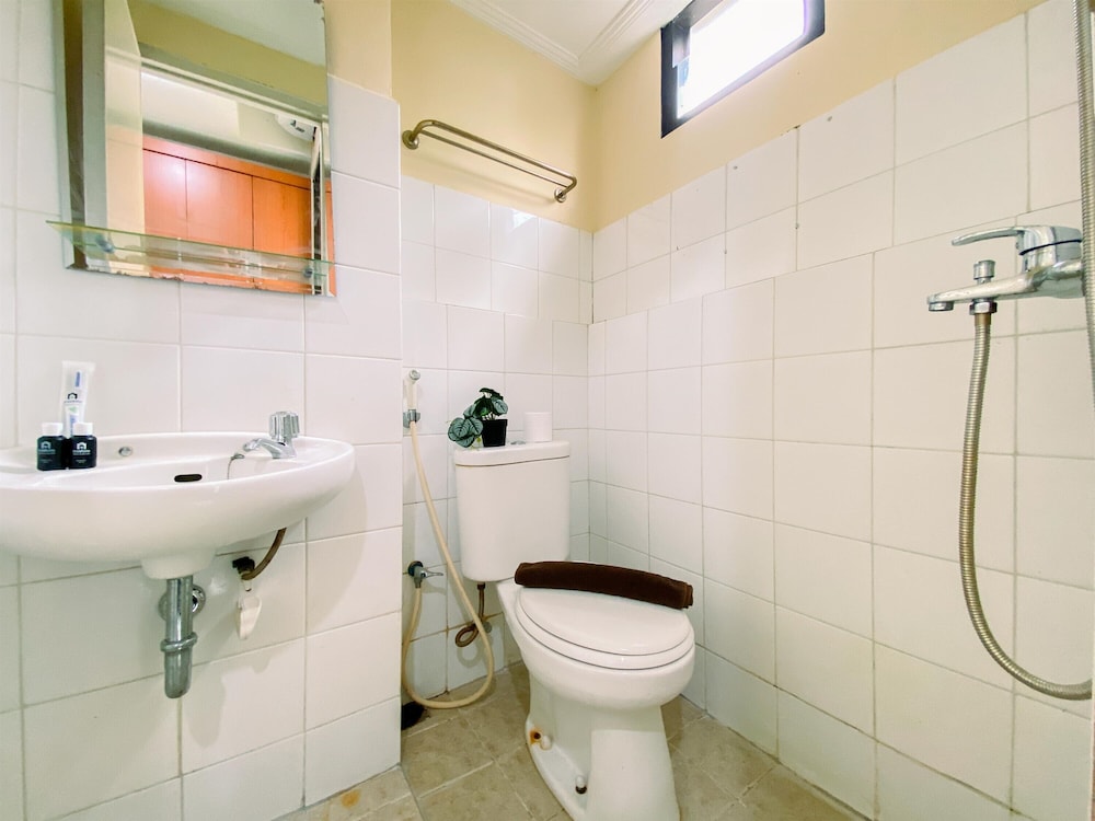 Comfy And Good Deal Studio At Kebagusan City Apartment