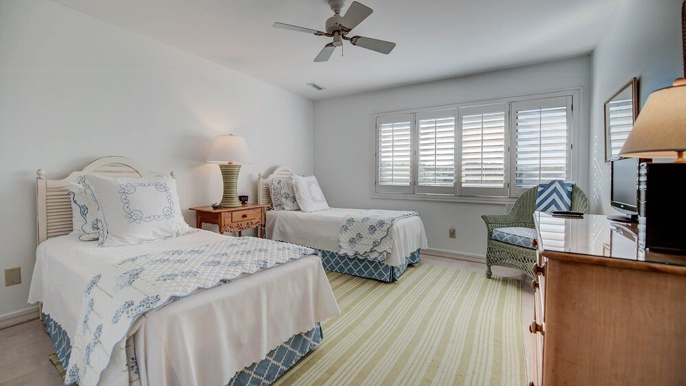 Pawleys Island Vacations - Well-appointed Oceanfront Villa With Elevator, Wifi And Decorated In A French Country Style 3 Bedroom Villa by RedAwning - Property Image 4
