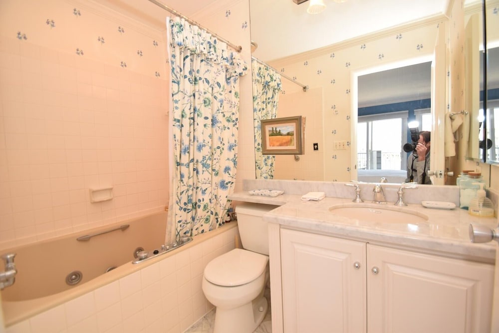 Harbour Island 28d 2 Bedroom Townhouse