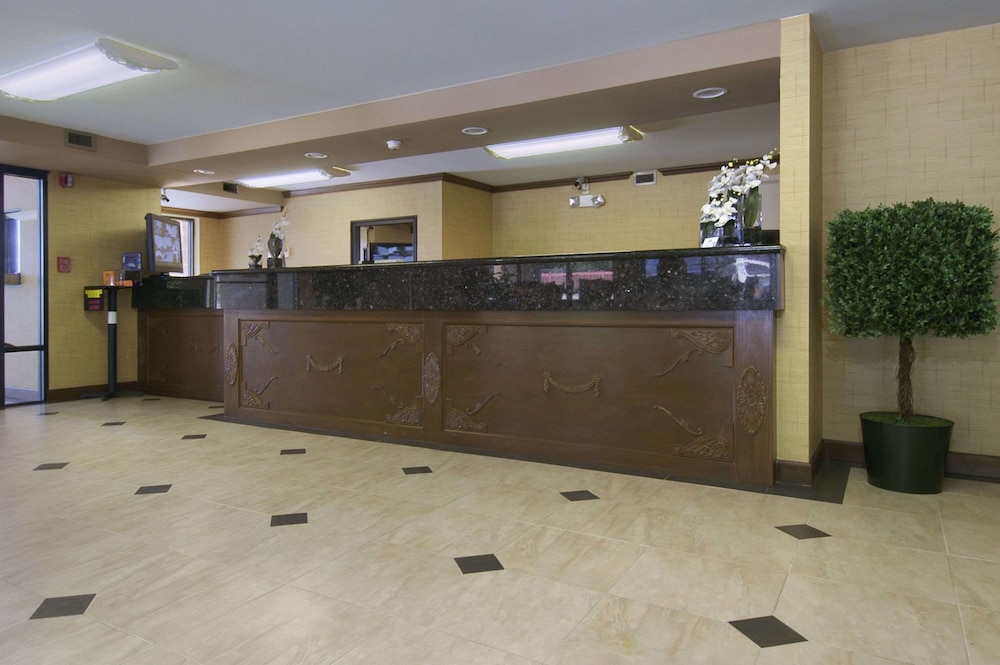 Birmingham Vacations - Days Inn by Wyndham Leeds - Property Image 3