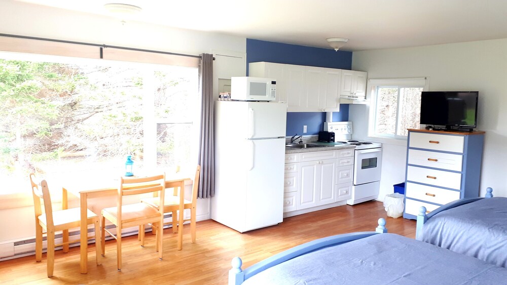 Atlantic View Motel and Cottages
