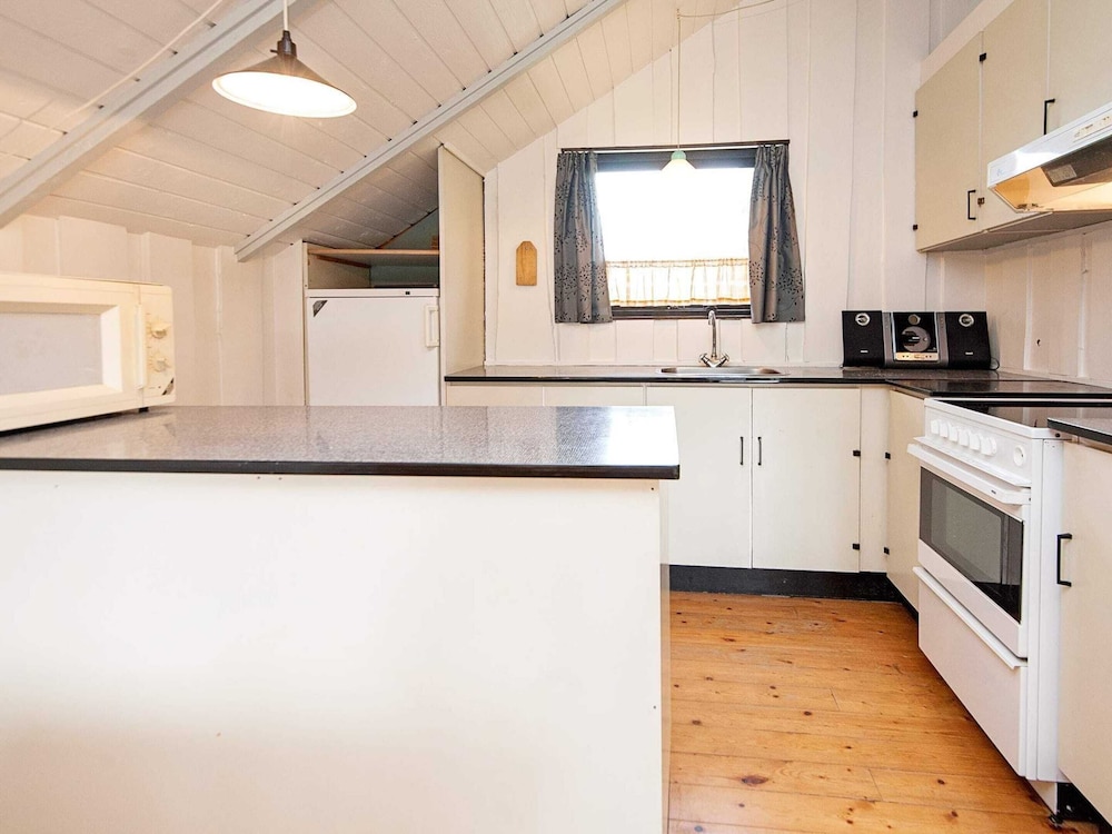 7 Person Holiday Home in Grenaa view 4