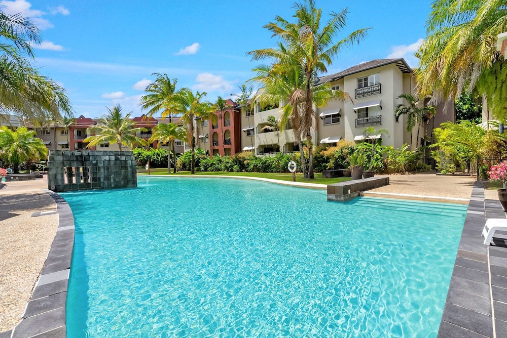 Palm View- 9 Pools BBQ Gym