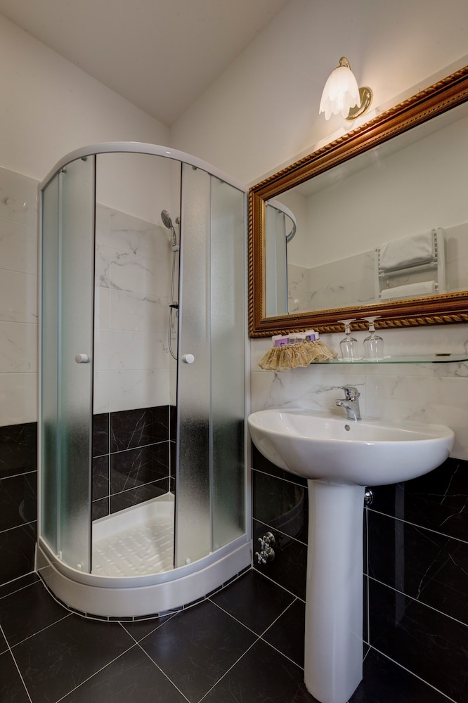 Hotel Residenza In Farnese 3