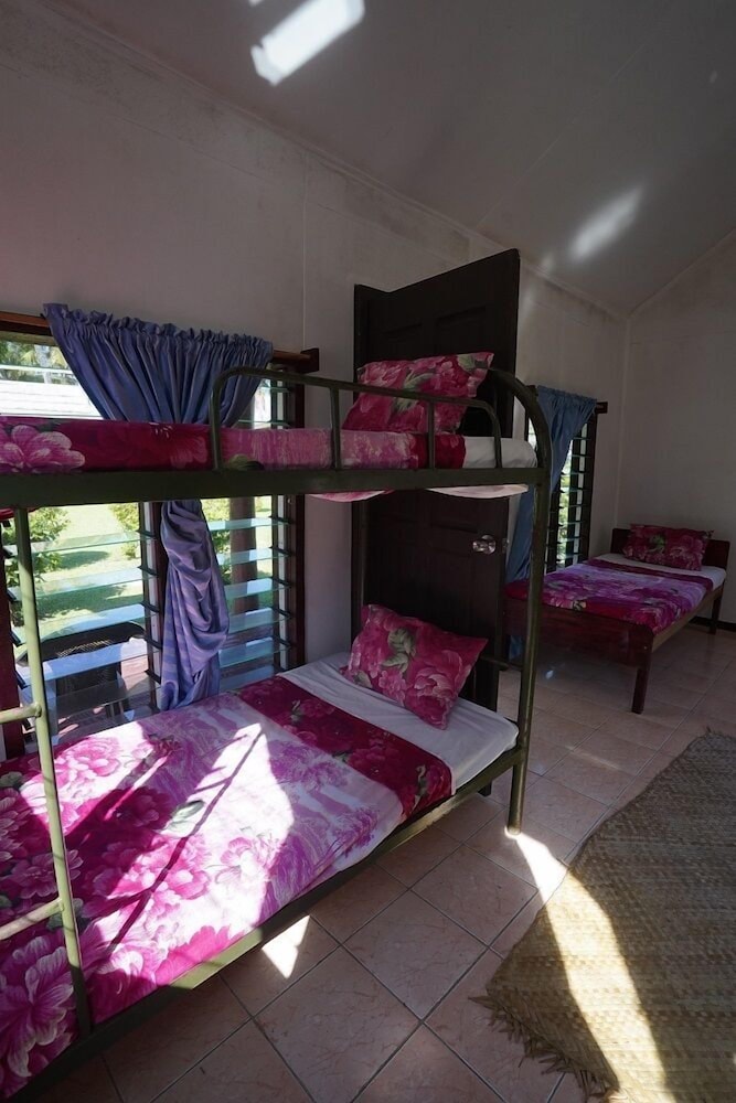 Safe Landing Eco Lodge
