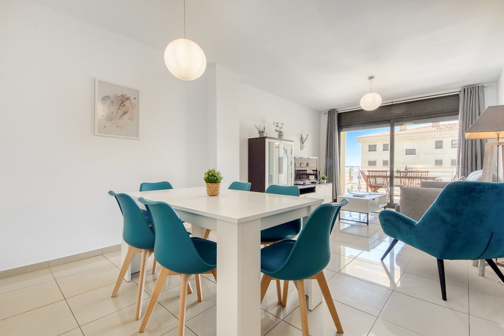 Apartment in Roses Near Sandy Beach