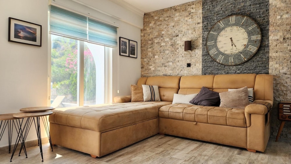 Beautiful Villa Within Easy Distance to Attraction