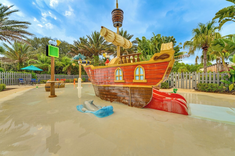 Disney Area Hub: Heated Pool & Resort-style Perks