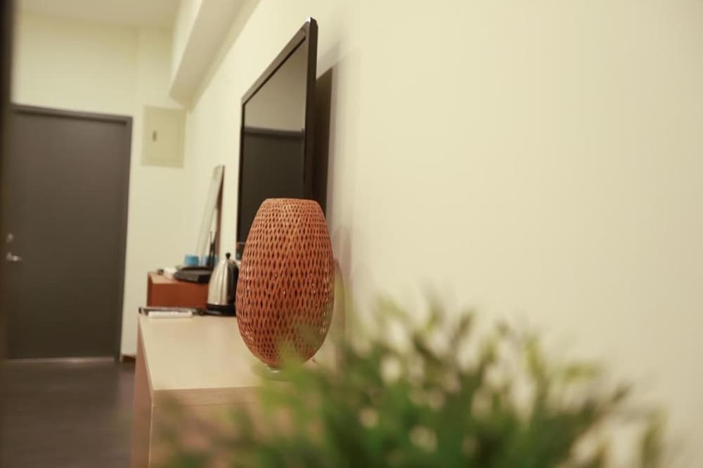 Hula Hotel - Hostel