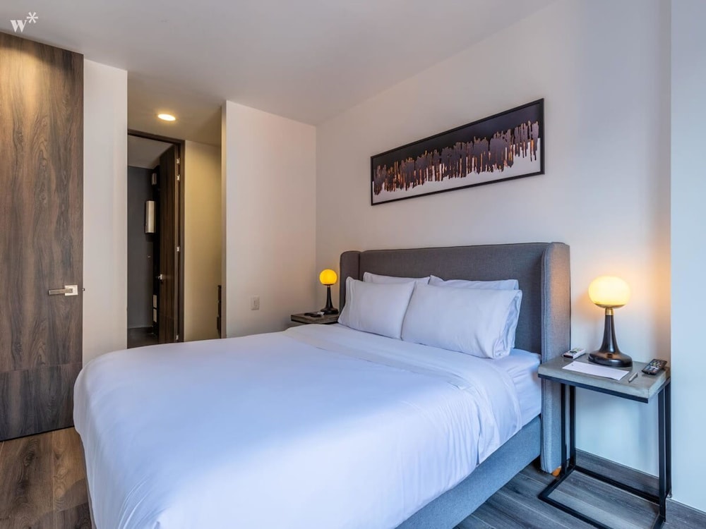 w Luxury 1BR w Great Terrace in Chico