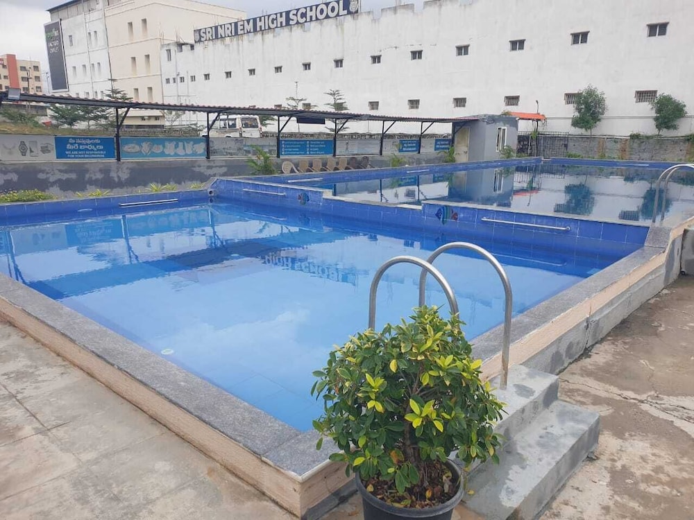 HIMALAYA POOL & RESORT
