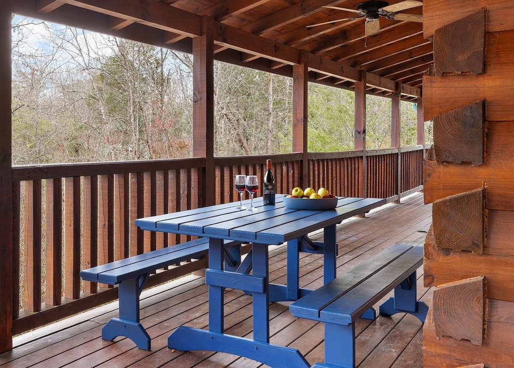 Yesteryear Mountain Charm Modern Vintage Retreat 5 Bedroom Home by Overmoon - Property Image 21