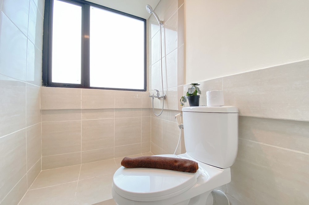 Cozy And Modern 2Br At Meikarta Apartment