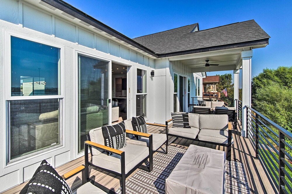 Moses Lake Vacations - Picturesque Moses Lake House w/ Boating Dock - Property Image 1