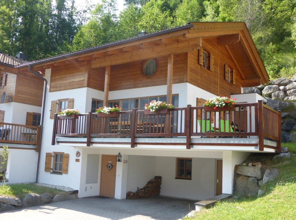 Quiet Chalet With Sauna in Konigsleiten