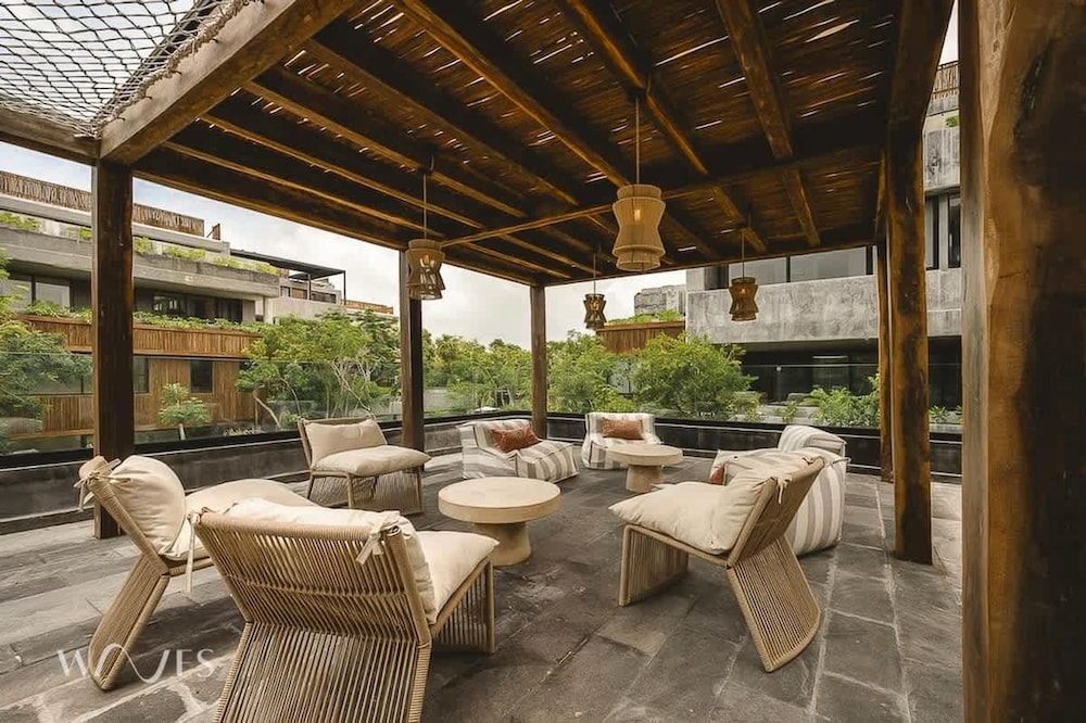 2BR w Private Pool Near the Beach Spacious Stay