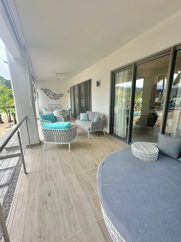Pineapple Beach Villas