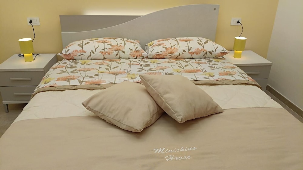 Minichino House B&B