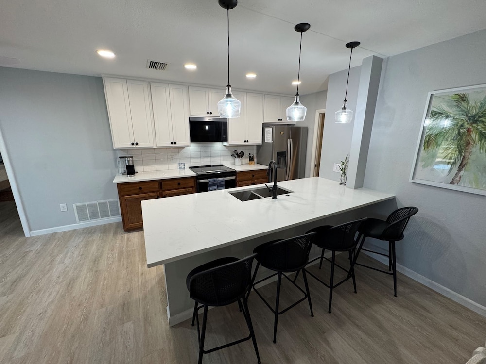 Punta Gorda Isles South Facing Pool, Dog Friendly, Less Than 2 Miles To Downtown 3 Bedroom Home